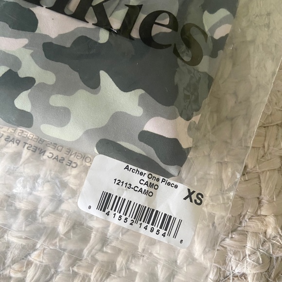 NWT Frankie’s Archer Green Camo Swimsuit XS - Picture 3 of 3